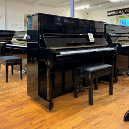 Yamaha U1A von 1992 in Schwarz glänzend